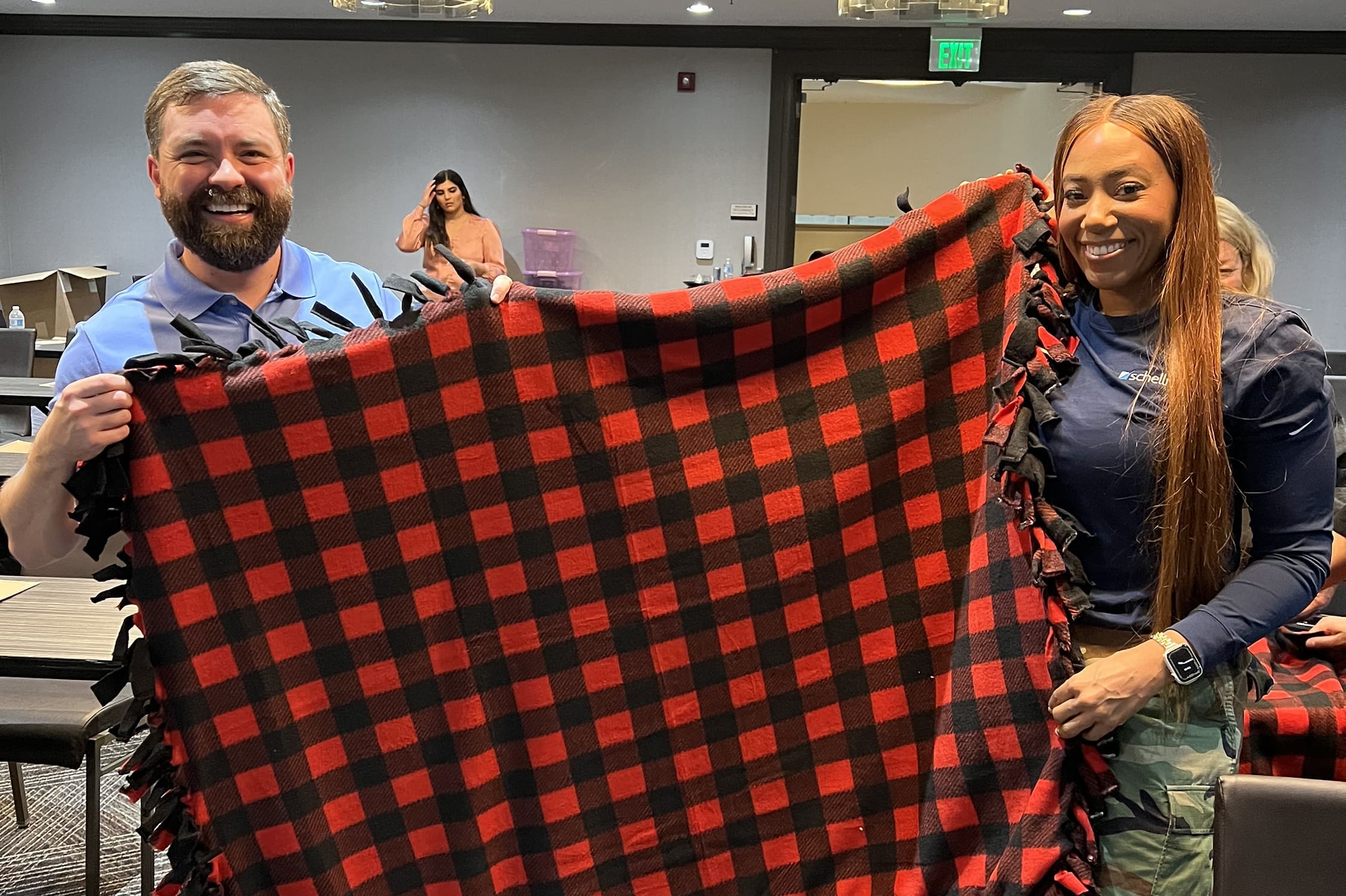 co-workers volunteering together